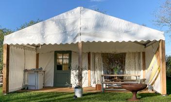 Barny Lee - Glamping External